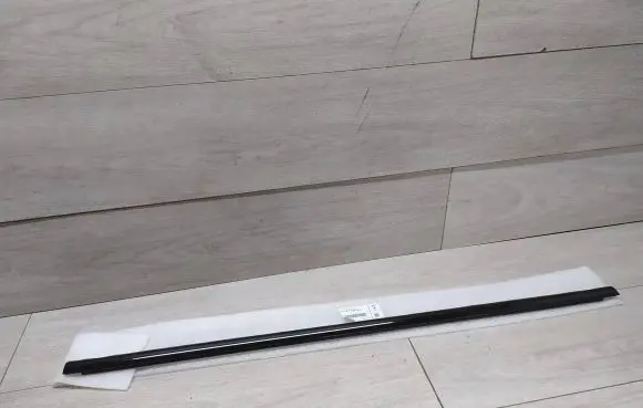 BMW X4 F26 Rear door glass trim molding 7335692