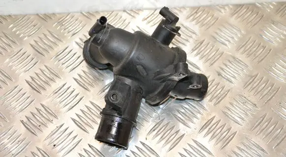 Mercedes-Benz C W205 Thermostat/thermostat housing A6512221515