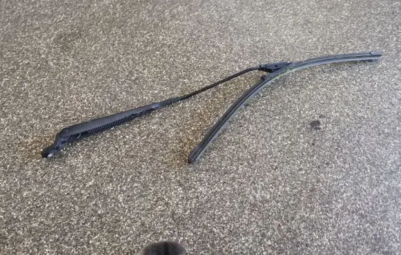 Citroen C3 Picasso Front wiper blade arm