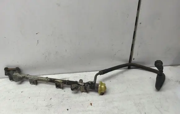 Toyota Avensis T220 Fuel main line pipe