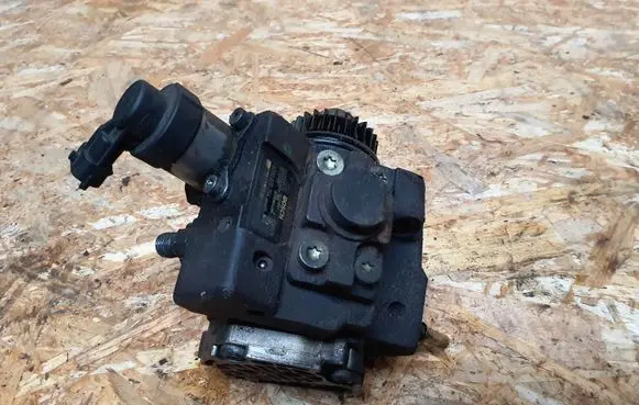 Renault Trafic II (X83) Fuel injection high pressure pump 8200690744