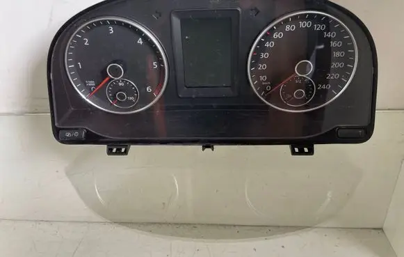 Volkswagen Touran II Speedometer (instrument cluster) 1T0920875N VDD02403 1419012220