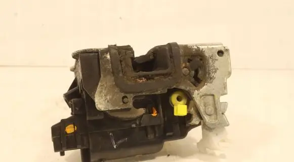 Dacia Dokker Front door lock 