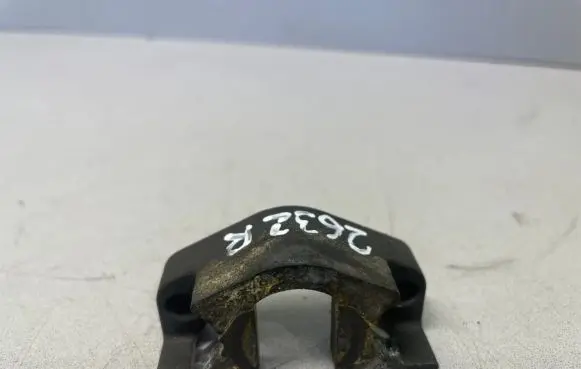 BMW 5 E60 E61 Fuel Injector clamp holder