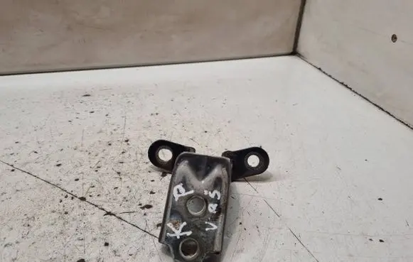 KIA Carens II Front door upper hinge 