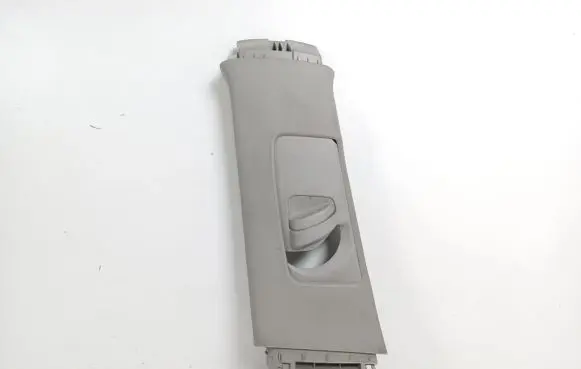 Toyota Auris 150 (B) pillar trim (top) 62420-02070