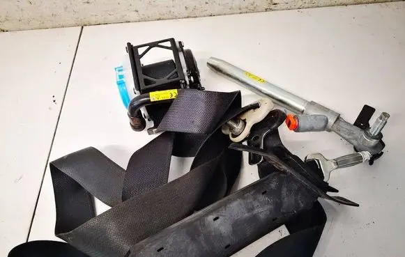 Nissan X-Trail T32 Front seatbelt ZDC11041718