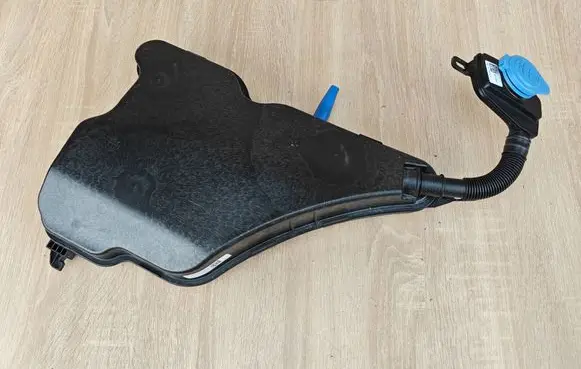 BMW 4 G22 G23 G24 G26 Windshield washer fluid reservoir/tank 7427885 7497094