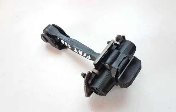 Fiat 500X Front door check strap stopper D862