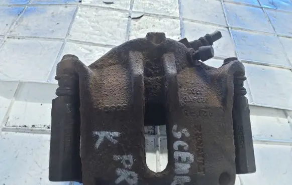 Renault Scenic II - Grand scenic II Front brake caliper