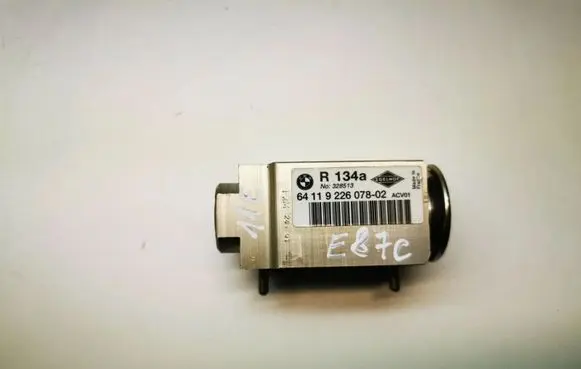 BMW 1 E82 E88 Air conditioning (A/C) expansion valve 9226078 64119226078