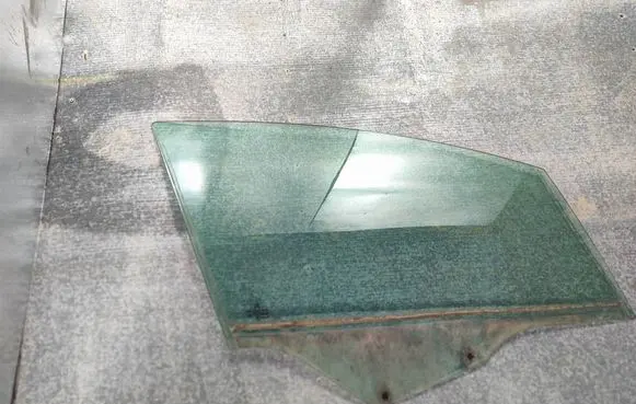 Citroen C4 I Front door window glass four-door 43r000929