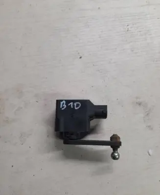 Mercedes-Benz C W205 Air suspension front height level sensor 0105427717 2206