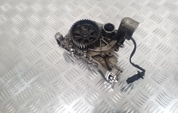 Volvo XC90 Oil pump 32137248