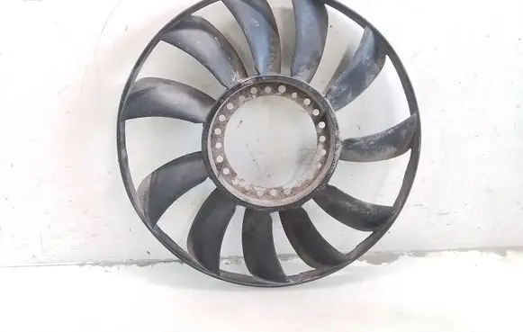 Volkswagen PASSAT B5 Fan impeller 058121301B