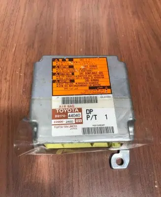 Toyota Avensis Verso Airbag control unit/module 89170-44040 231000-2450