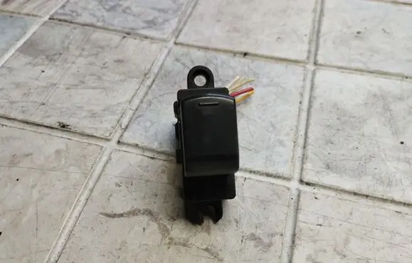 Nissan Note (E11) Electric window control switch