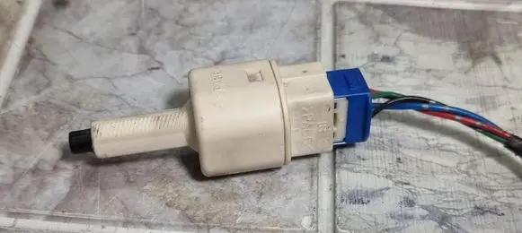 Toyota Corolla Verso AR10 Brake pedal sensor switch 271F54