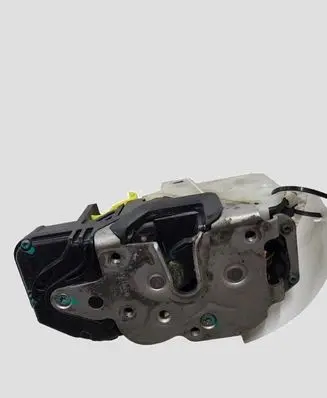 Opel Insignia A Front door lock 13502466 3023801E