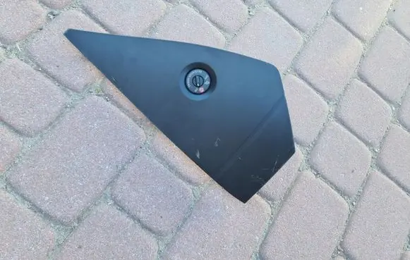 Renault Captur II Panel trim 689209519R