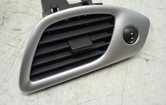 Renault Scenic III - Grand scenic III Dashboard side air vent grill/cover trim 1012127