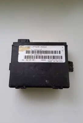 Chrysler Town u0026 Country V Tailgate/trunk control unit/module P05082068AH TRH0440D1759