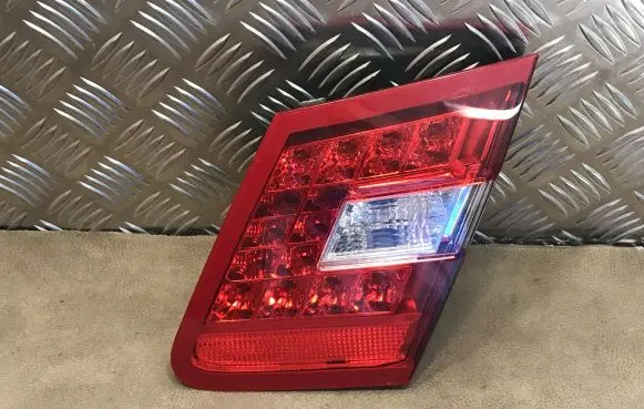 Mercedes-Benz E W212 Tailgate rear/tail lights A2128200864