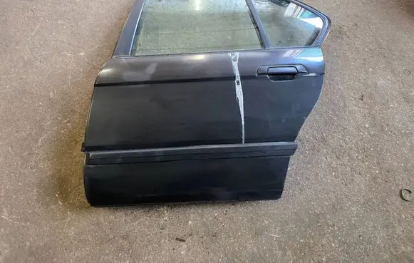 BMW 7 E32 Rear door