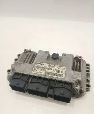 Peugeot 3008 II Engine control unit/module 0261S13577 9814185180 9814334780