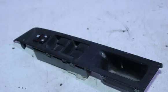 Toyota Yaris Electric window control switch 742320D340