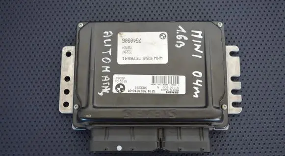 Volkswagen PASSAT B6 Engine control unit/module 12147527610
