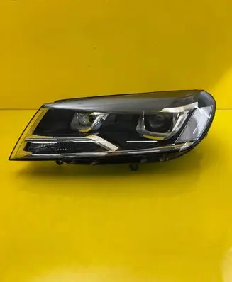 Volkswagen Touareg II Headlight/headlamp 7P1941031