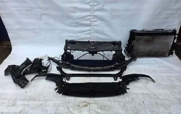 Opel Insignia B Radiator support slam panel