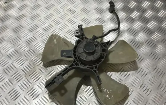 Mitsubishi Galant Radiator cooling fan shroud