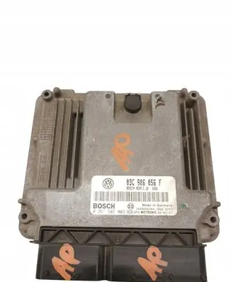 Volkswagen Touran I Engine control unit/module 