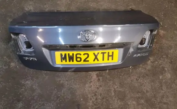 Toyota Avensis T270 Tailgate/trunk/boot lid