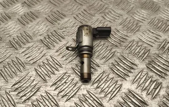 Volkswagen Golf V Camshaft vanos timing valve 03C906455A
