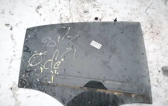 Mercedes-Benz A W176 Rear door window glass AS3
