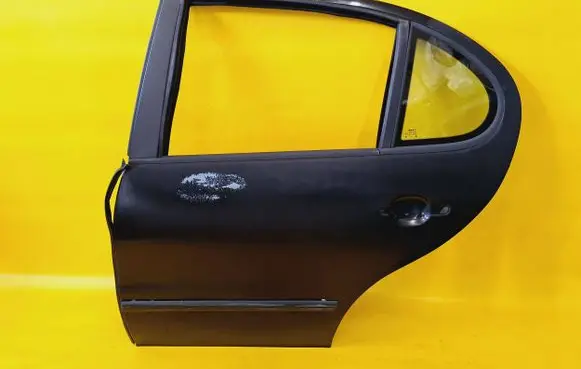 Rear door