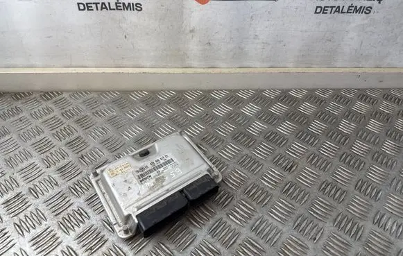Volkswagen PASSAT B5.5 Engine control unit/module ECU 038906019EM 0281010668