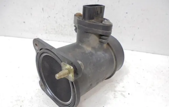 Nissan Primera Mass air flow meter 226805U400