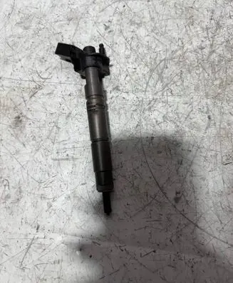 Mercedes-Benz GL X164 Fuel injector A6420700587 0445115027