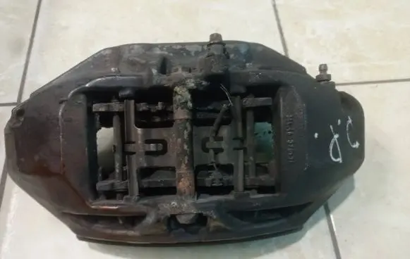 Mercedes-Benz S W222 Front brake caliper 20B40106001A