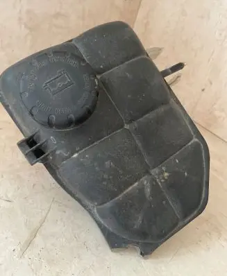 Mercedes-Benz C W203 Coolant expansion tank/reservoir 2035000049