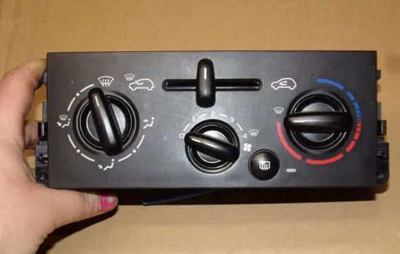Peugeot 207 Climate control unit