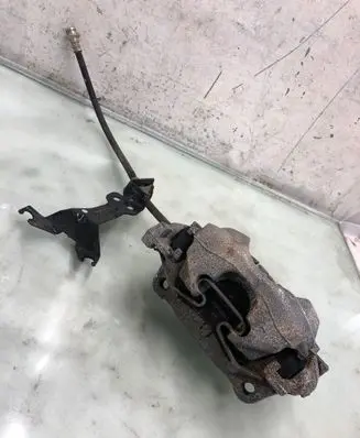 Nissan Qashqai J12 Front brake caliper