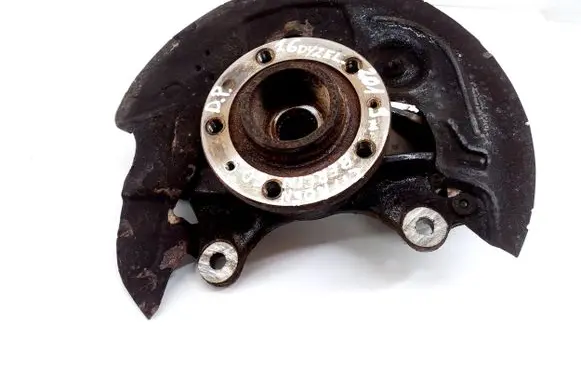 Citroen Berlingo Front wheel hub 9825606280