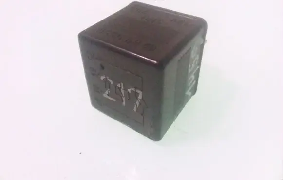 Audi A6 S6 C4 4A Other relay 443951253 217