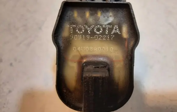 Toyota RAV 4 (XA10) High voltage ignition coil 9091902217 04U08A0010