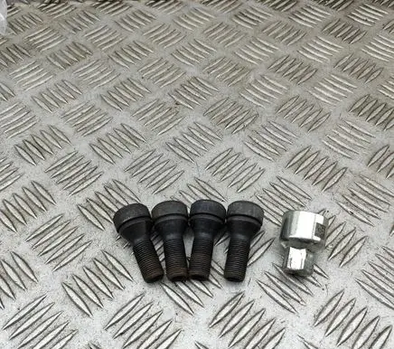 BMW 4 G22 G23 G24 G26 Anti-theft wheel nuts and lock 2453961